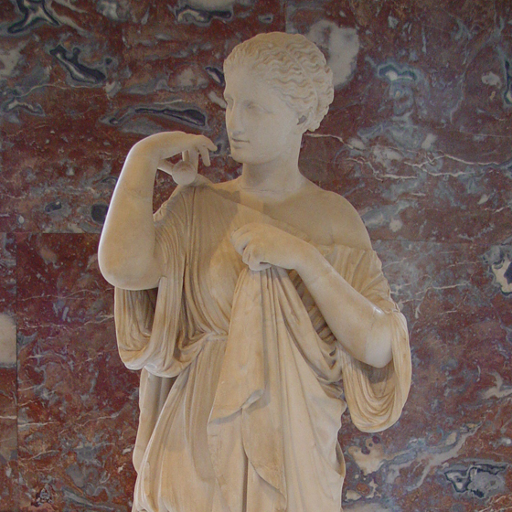 Artemis louvre plain