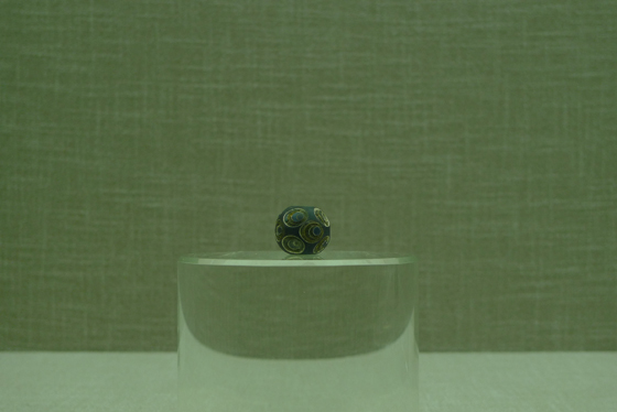 Glazed bead