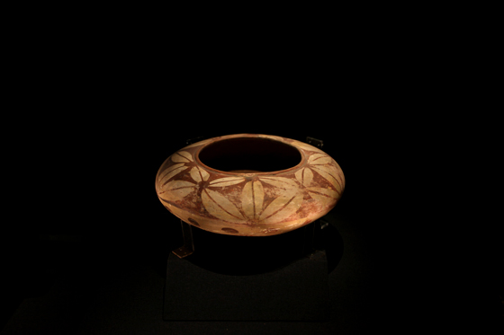 Pottery bowl wenhua
